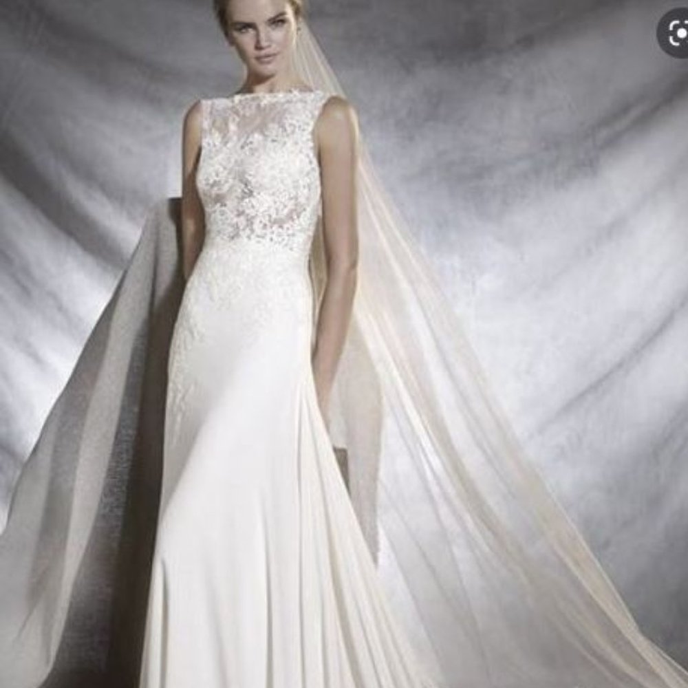 Pronovias Oseleta Wedding Dress